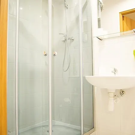 Quarto em Acomodações Particulares Pokoje Stare Miasto *